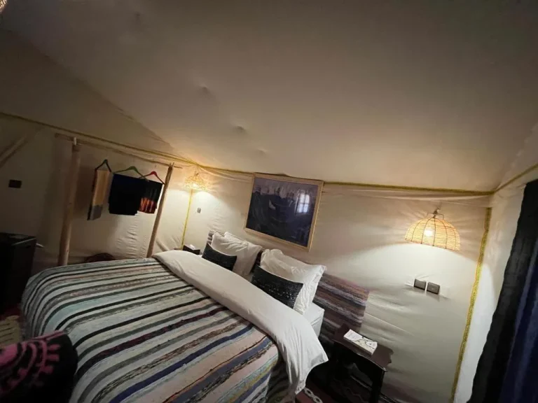 Intérieur de chambre au Touareg Spirit Luxury Camp à Merzouga