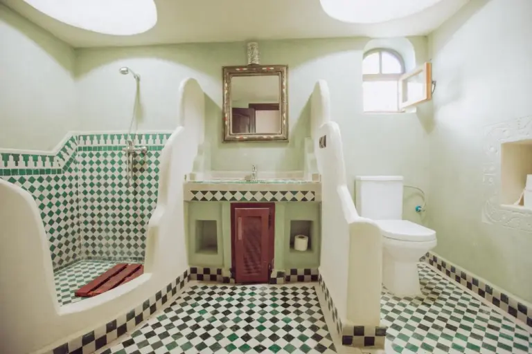 Modern bathroom at Traditional Riad Merzouga Dunes