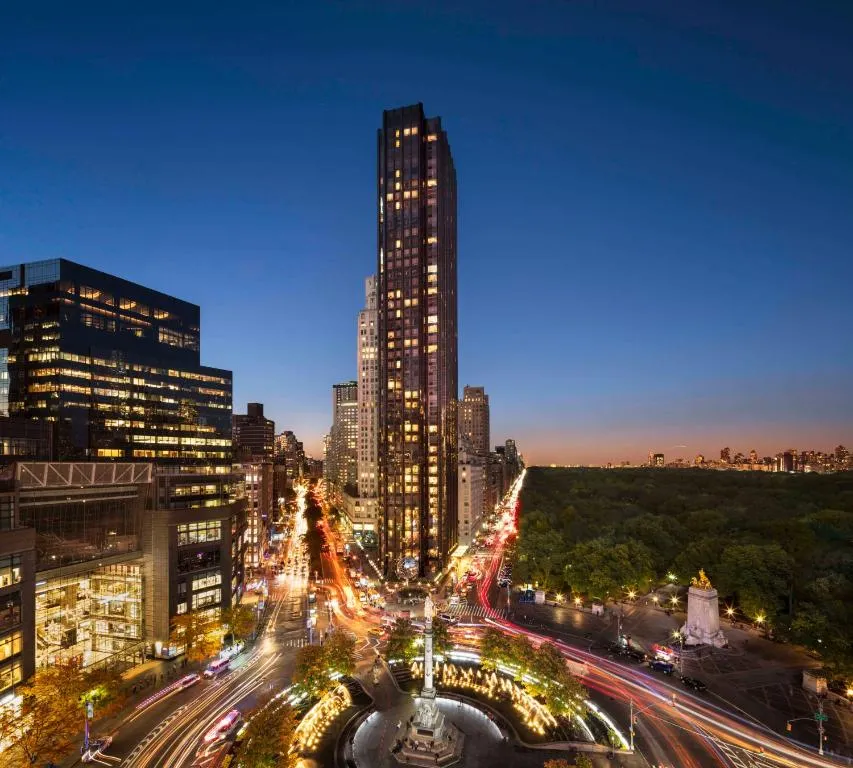 Trump International Hotel Tower in der Dämmerung, New York