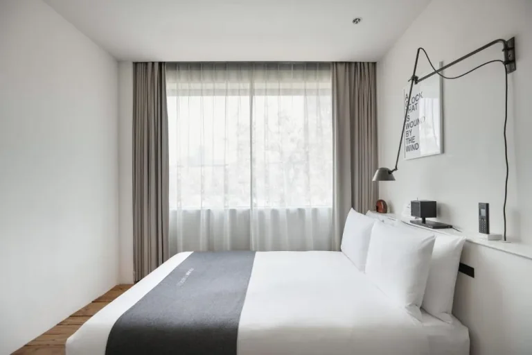 Bright accommodation at TRUNK(HOTEL)CAT STREET in Tokyo