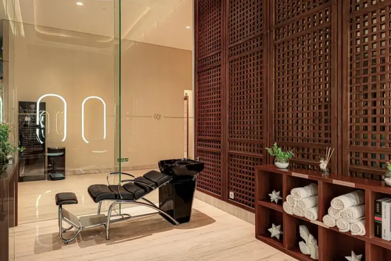 Vasa Suite Surabaya Spa-Lounge für Entspannung