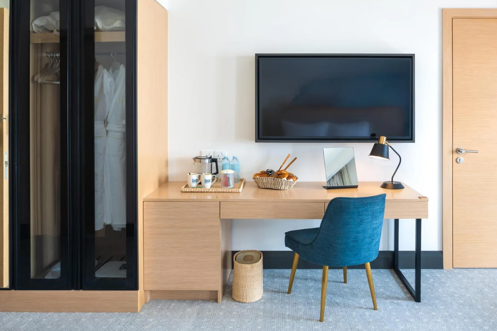 Work Desk