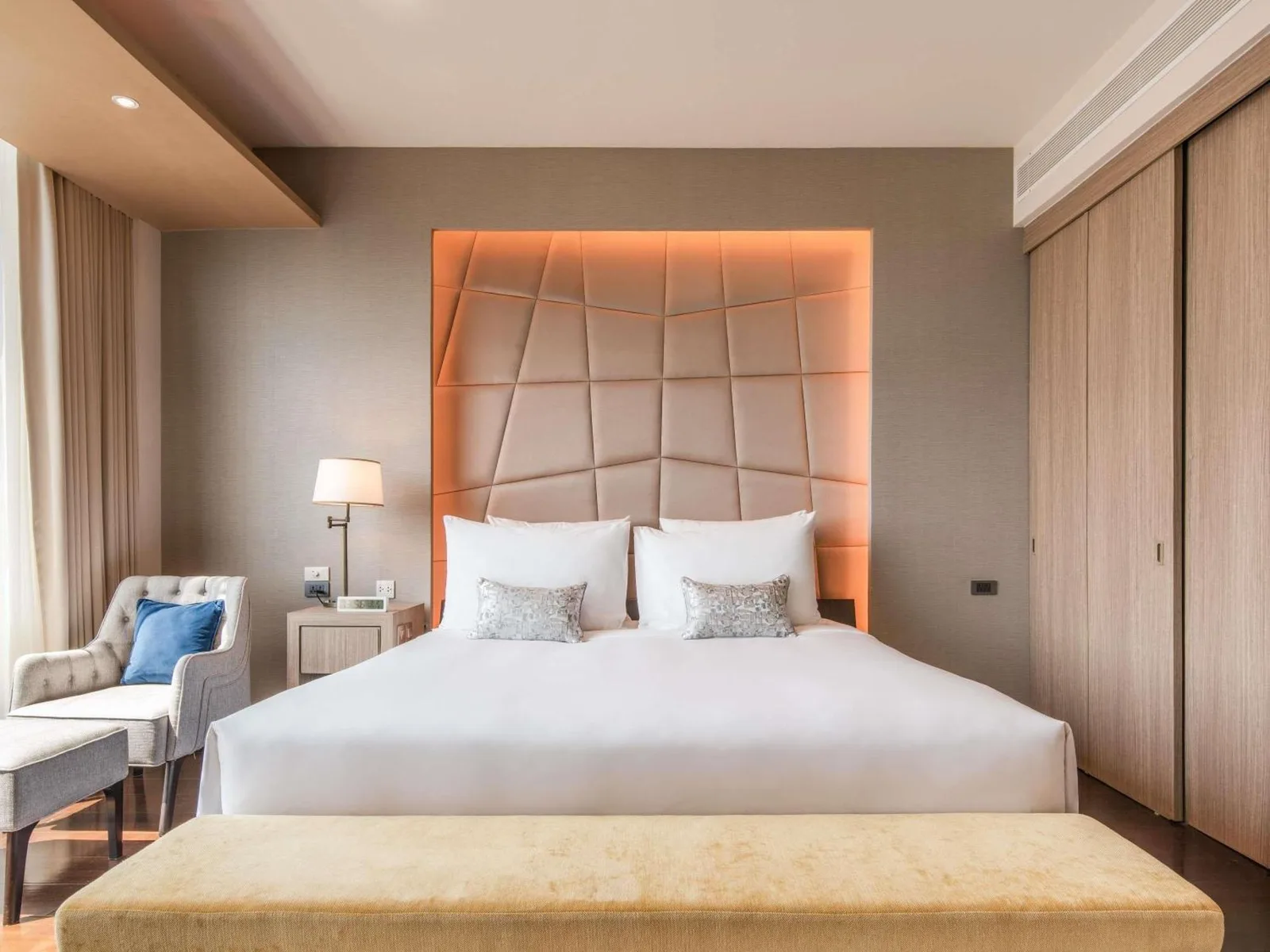 Elegantes Schlafzimmer im VIE Hotel Bangkok - MGallery Collection