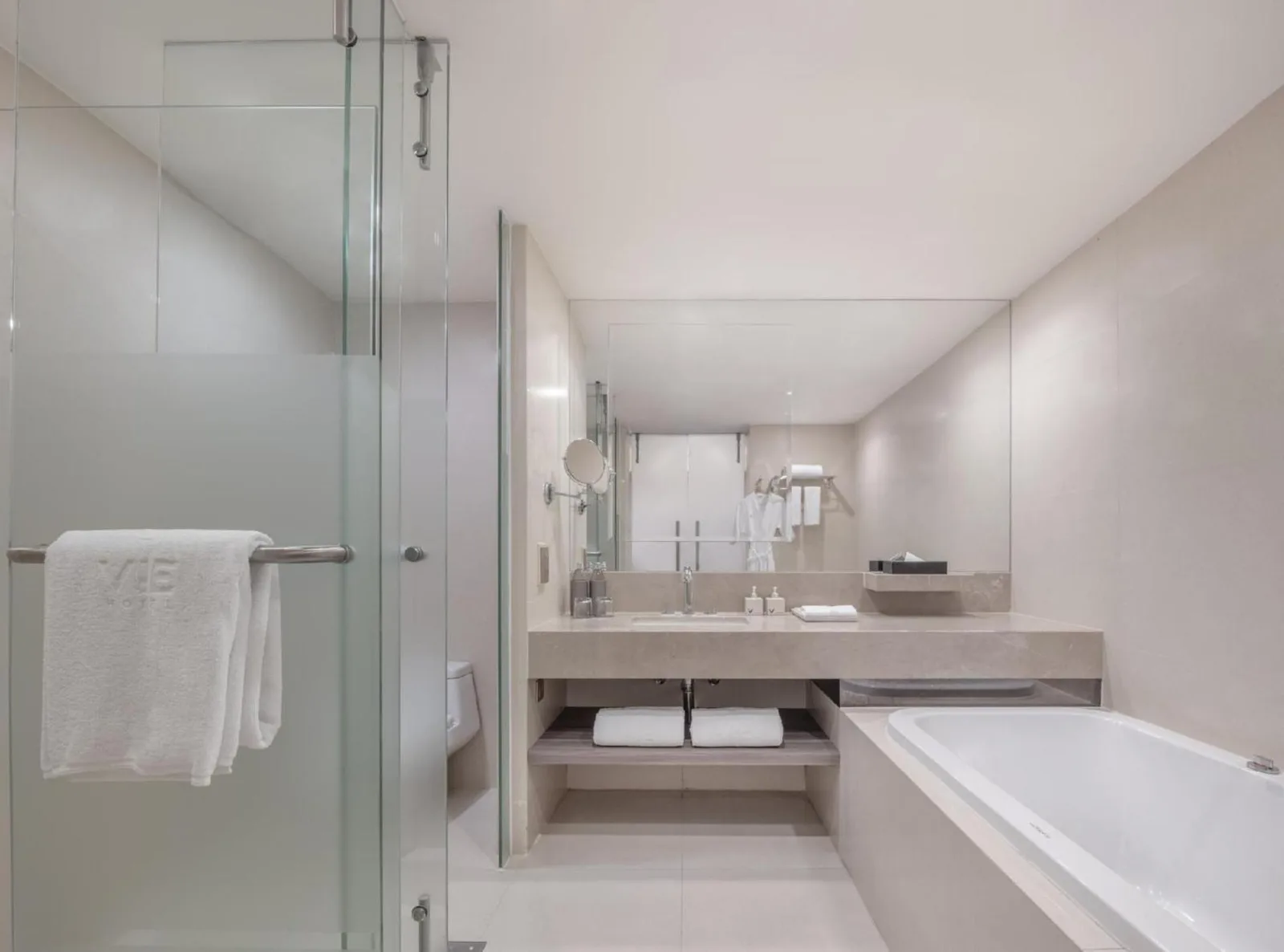 Modernes Badezimmer im VIE Hotel Bangkok - MGallery Collection