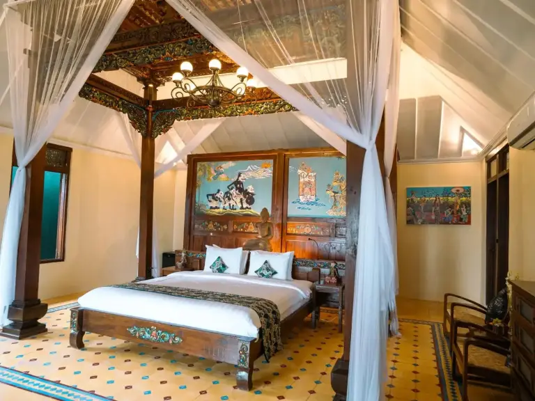 Villa Borobudur Resort luxurious bedroom