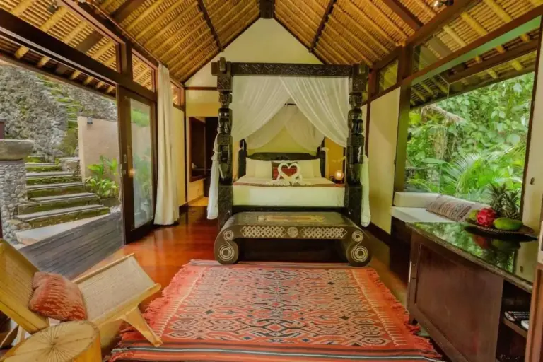Dormitorio lujoso en Villa Cella Bella Ubud
