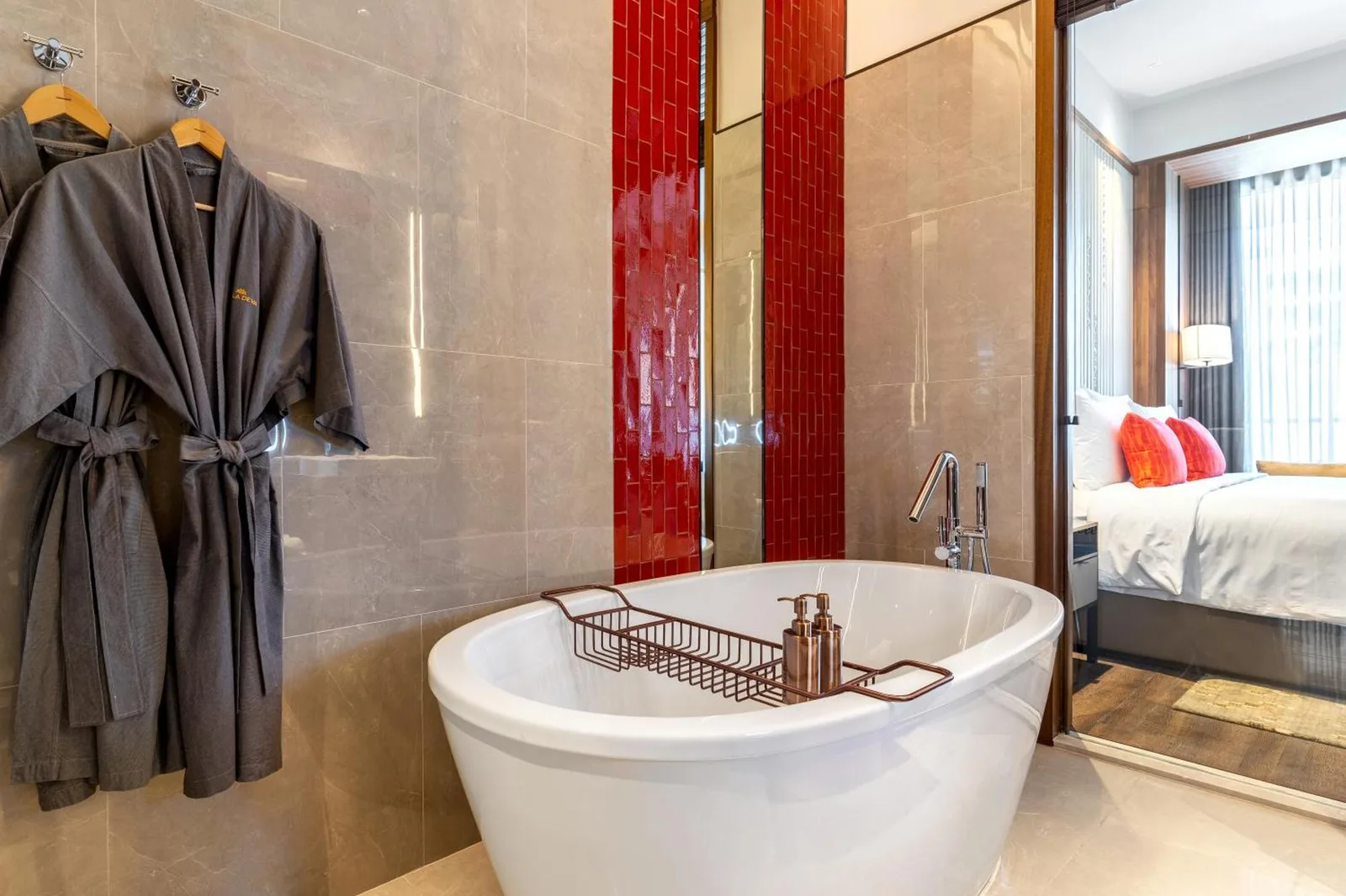 baignoire de luxe du Villa Deva Resort & Hotel Bangkok