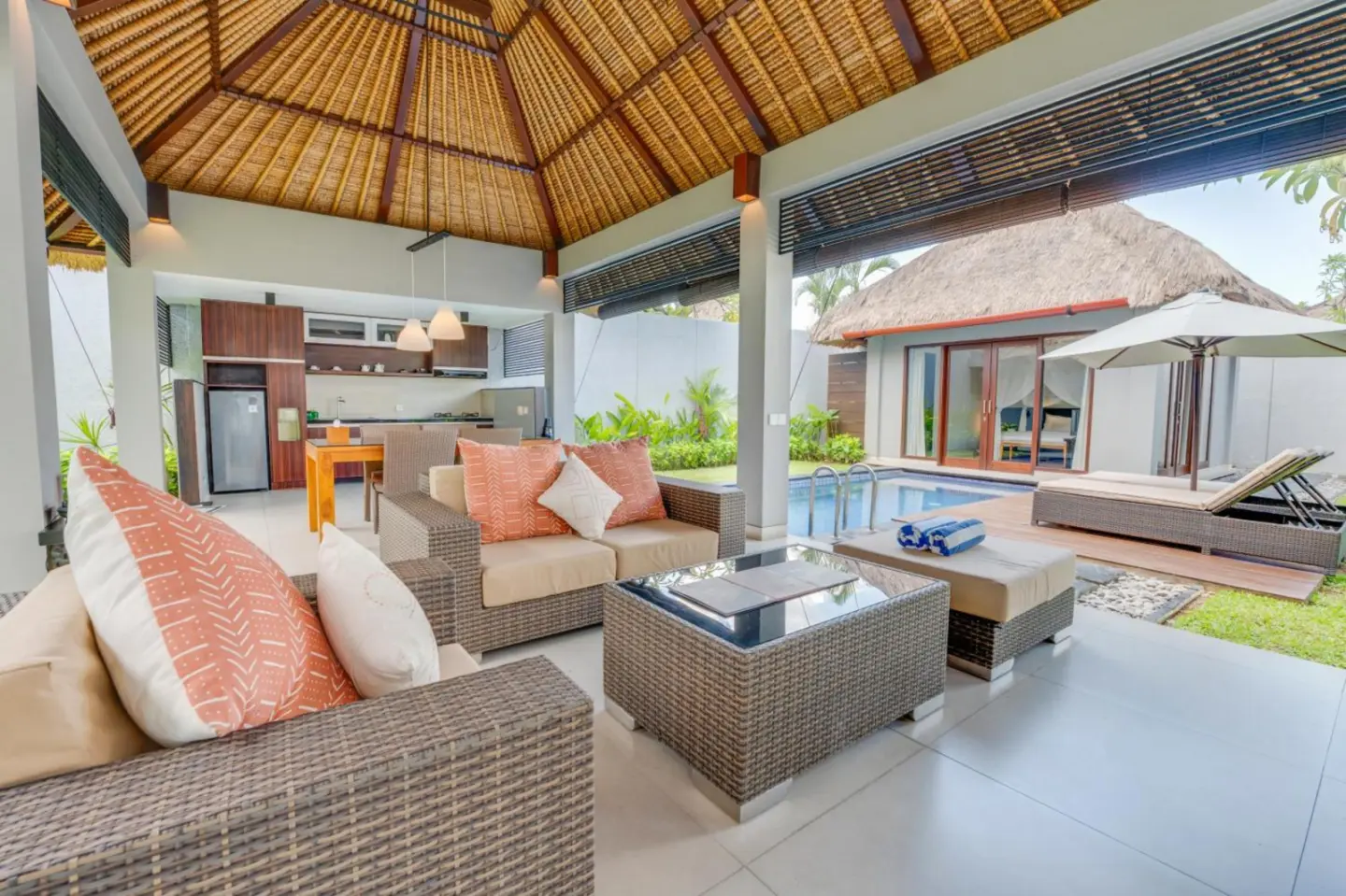 Spacious living area with kitchen at Villa Jerami & Spa