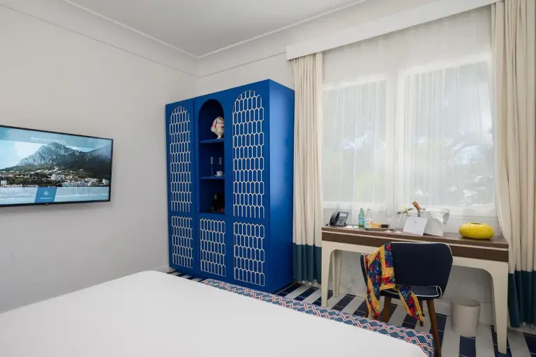 Villa Lia Hotel Capri inviting bedroom with desk