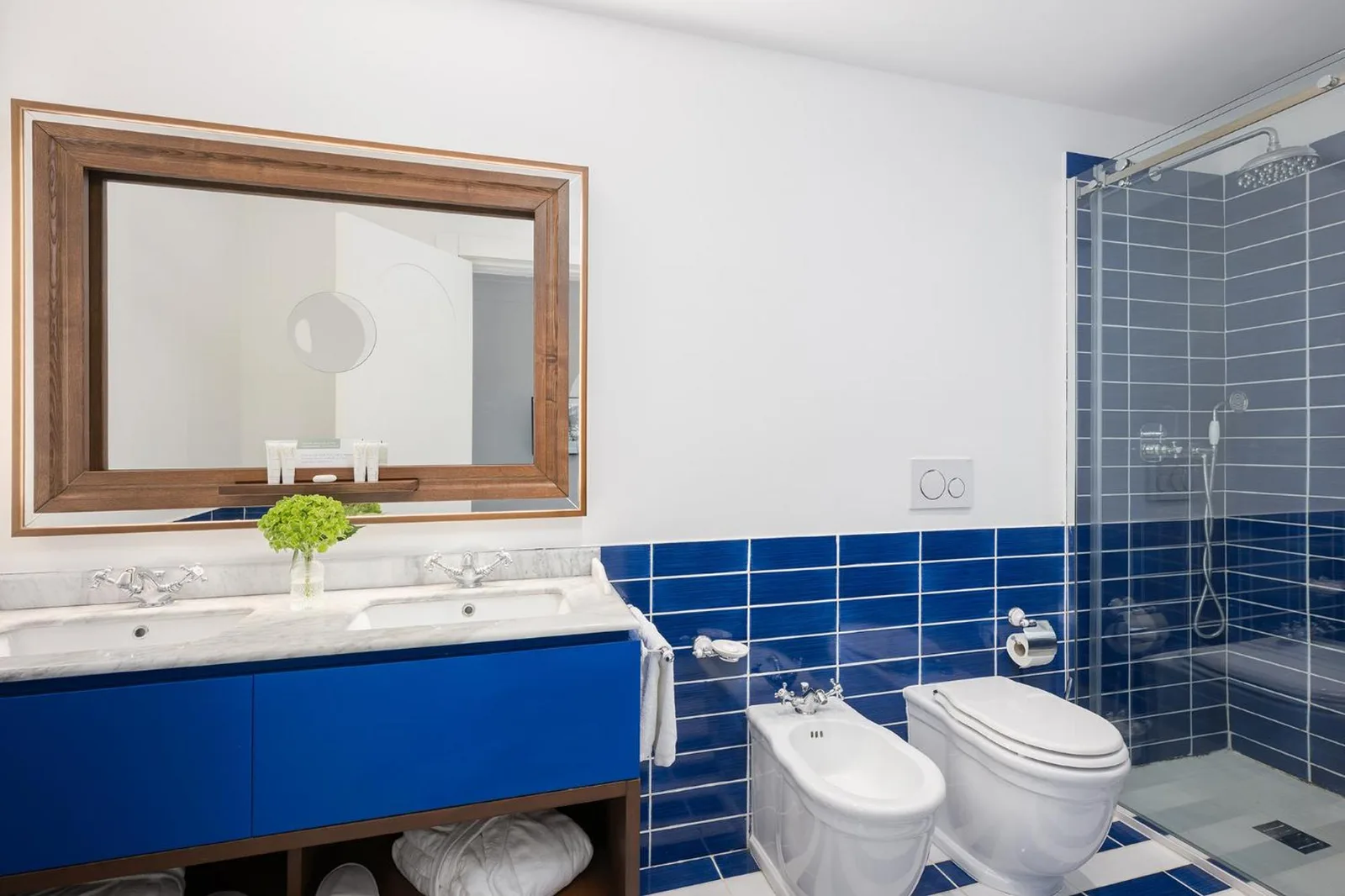 Villa Lia Hotel Capri stylish bathroom with blue tiles
