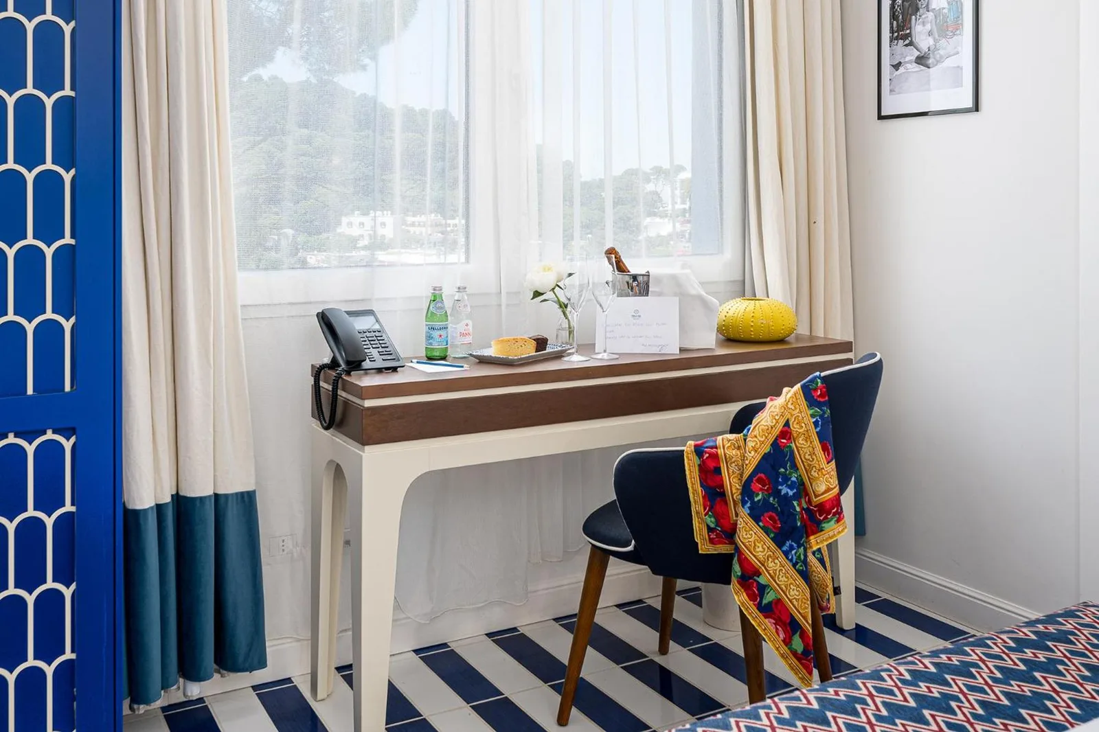 Villa Lia Hotel Capri desk detail with decor