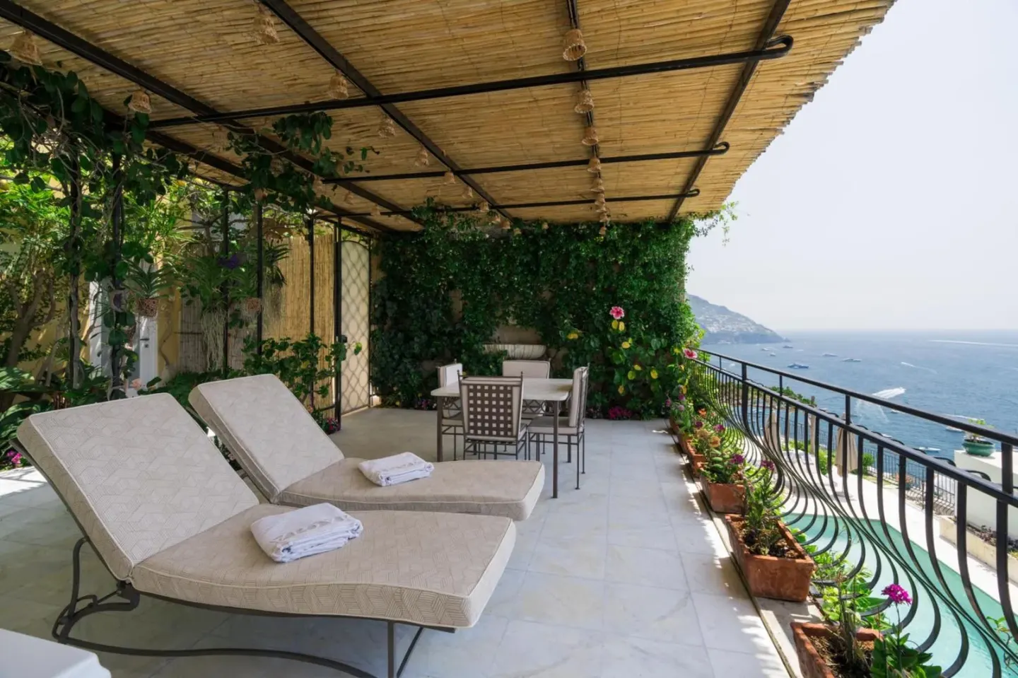 Dining area on the terrace of Villa Magia