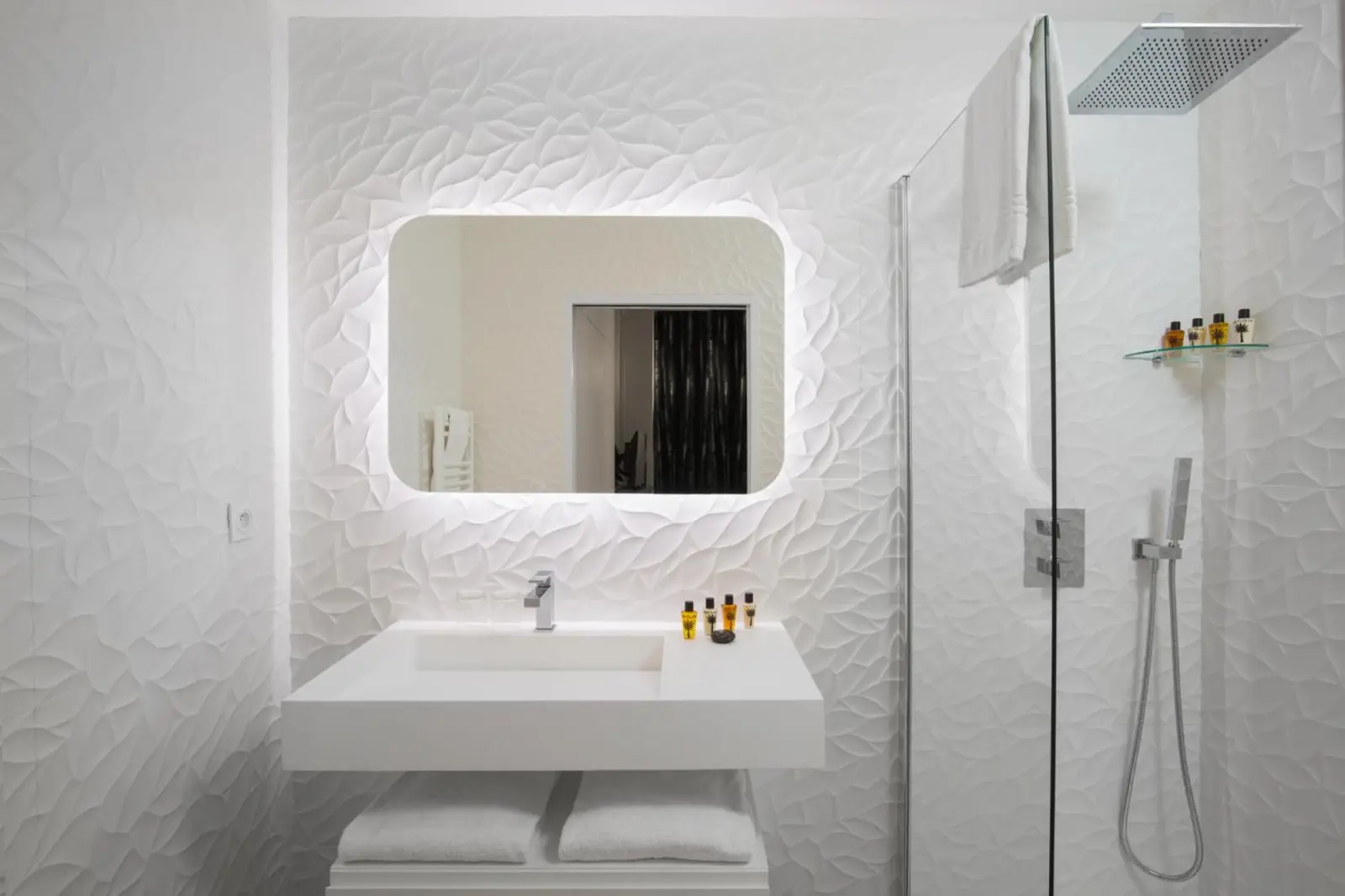 Design de salle de bain élégante à Villa Reale, Bordeaux