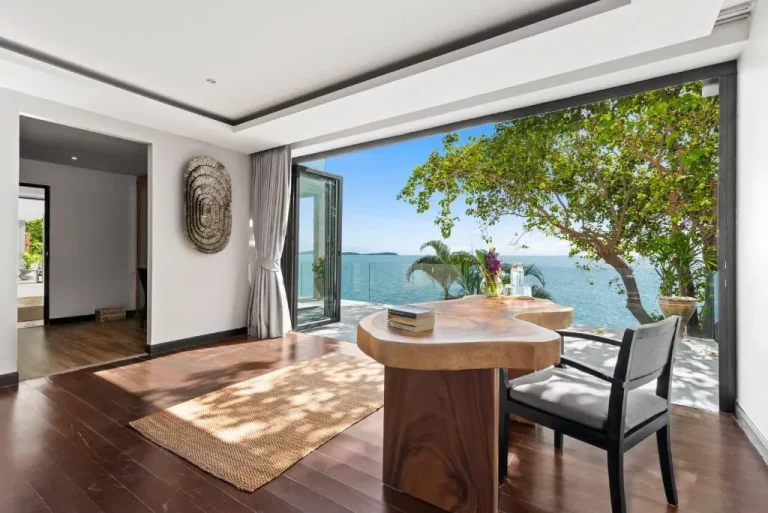 Espace de travail avec vue sur l'océan à Villa Samayra - Une villa avec piscine en bord de mer, Koh Samui