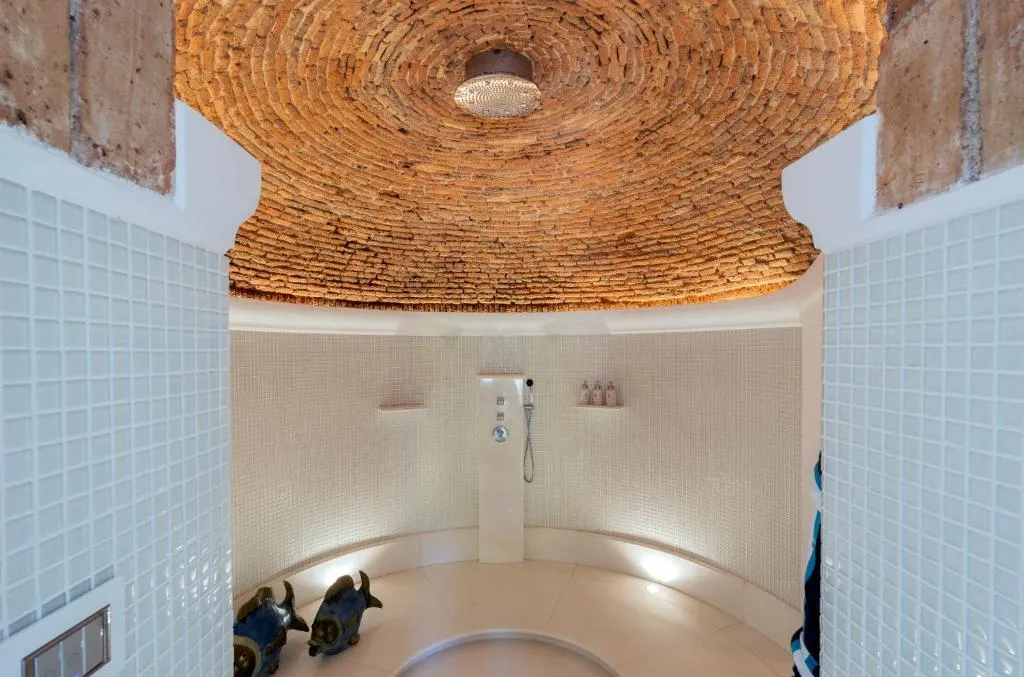 Zone de douche impressionnante à Villa Treville