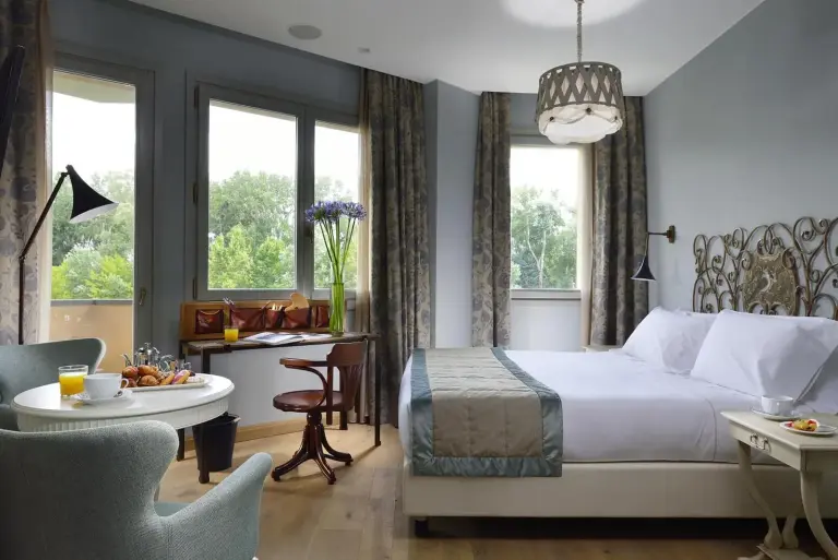 Gemütliches Gästezimmer im Ville Sull'Arno mit eleganter Einrichtung in Florenz