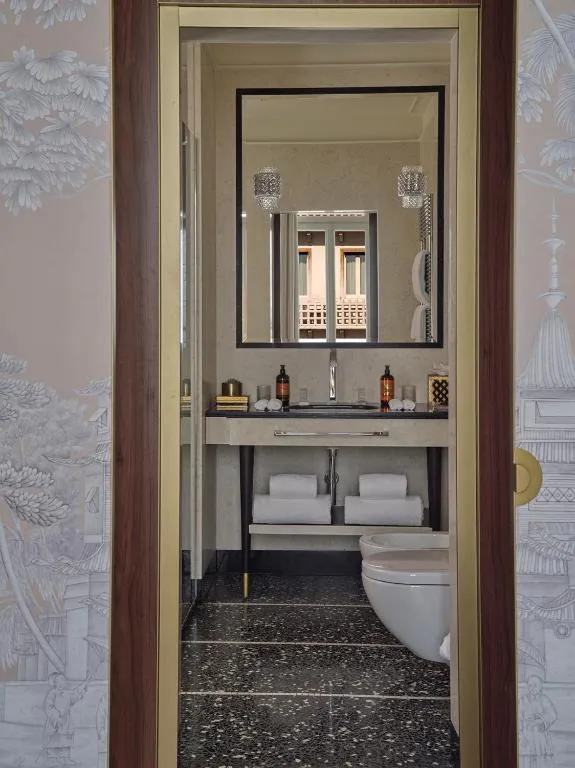 Bathroom view in Violino d'Oro Venezia, Venice