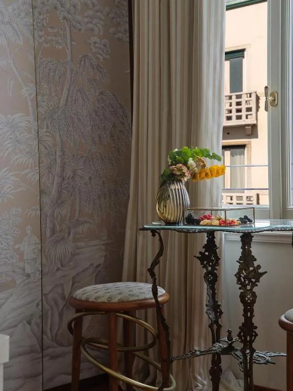 Dining corner in Violino d'Oro Venezia, Venice