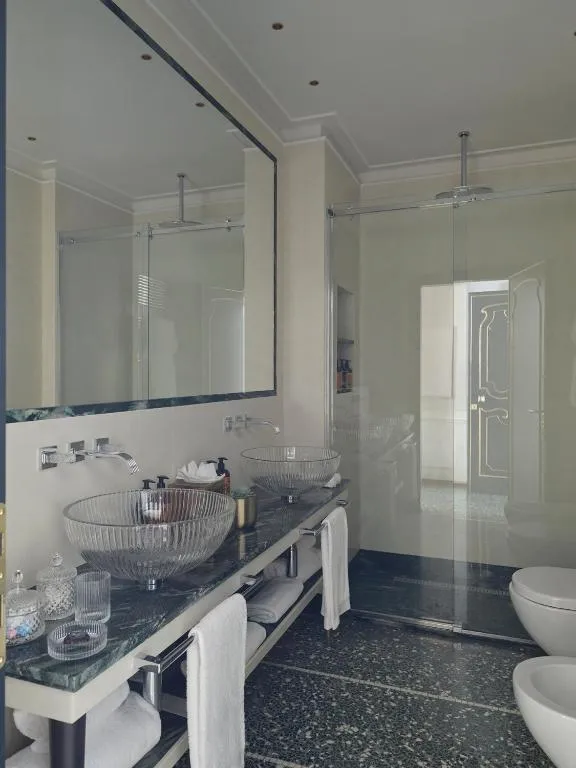 Spacious bathroom in Violino d'Oro Venezia, Venice