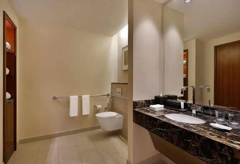 VOGO Abu Dhabi Golf Resort & Spa spacious bathroom