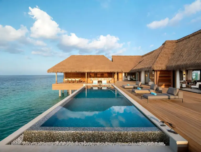 Villa mit Pool im Waldorf Astoria Maldives Ithaafushi