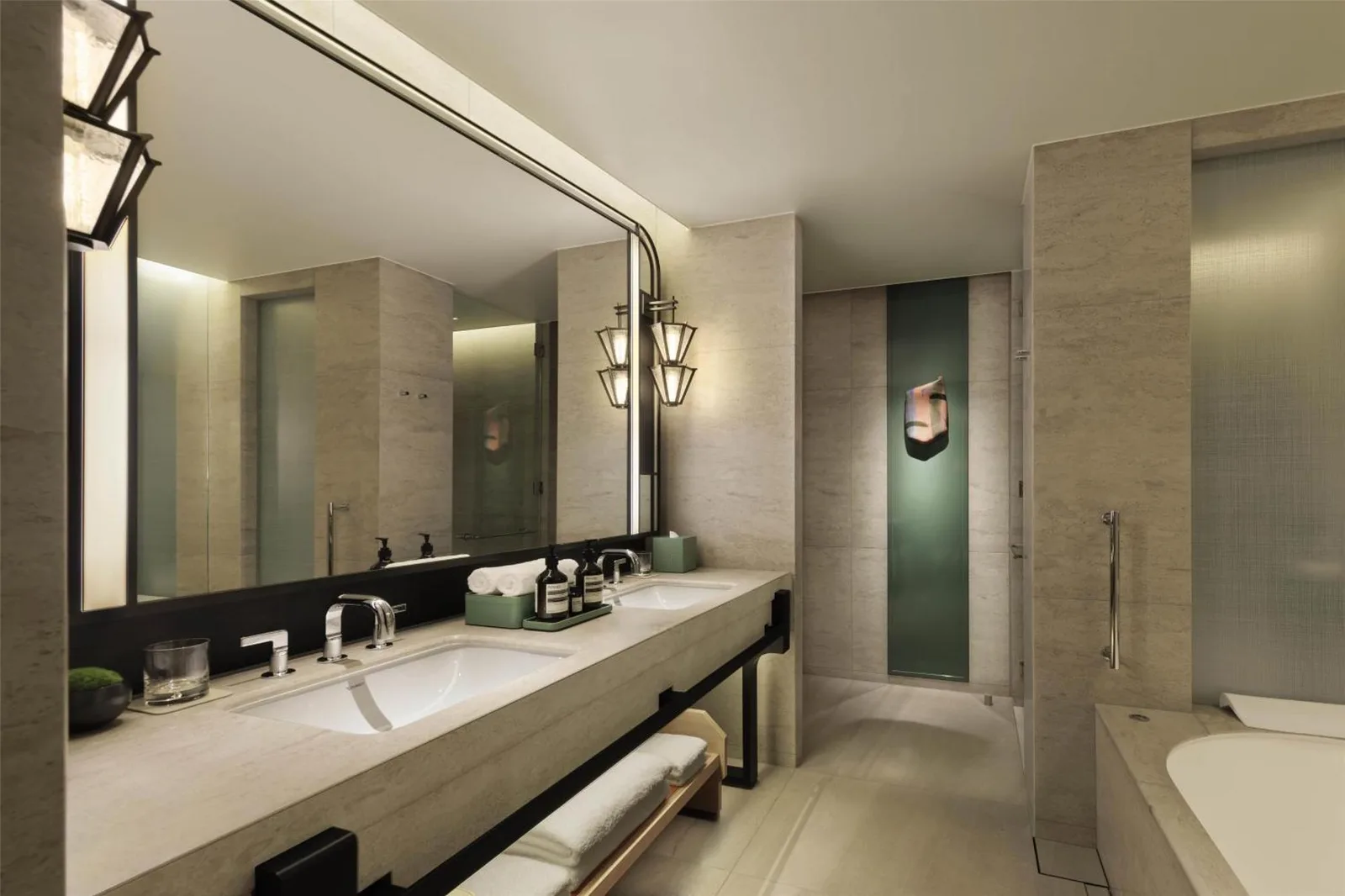 Salle de bain luxueuse au Waldorf Astoria Osaka