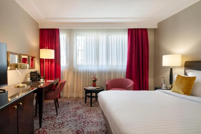 Workspace in Standard Room at Warwick Paris Champs-Elysées