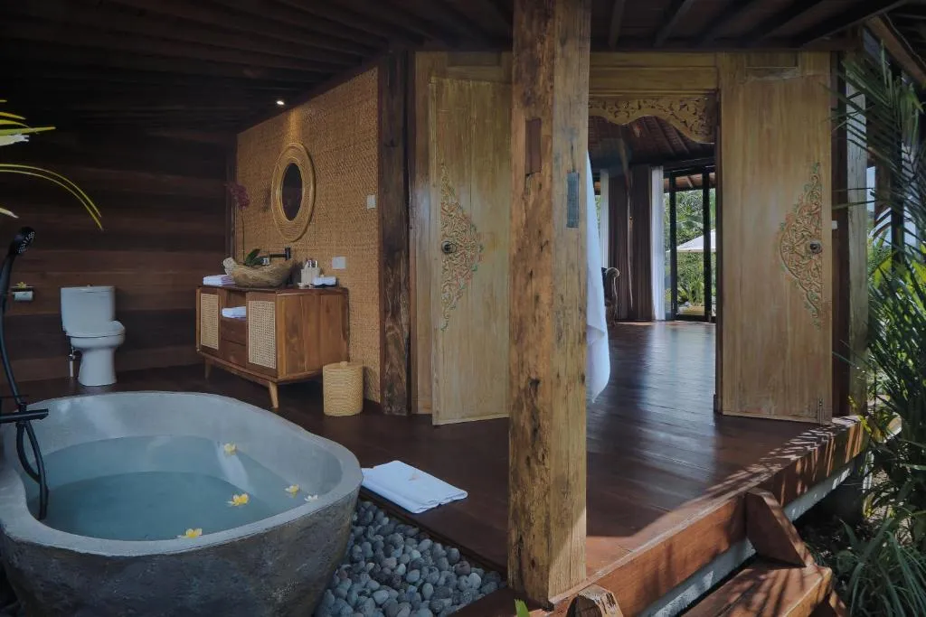 Wasita Eco Villa Ubud bathroom with bathtub