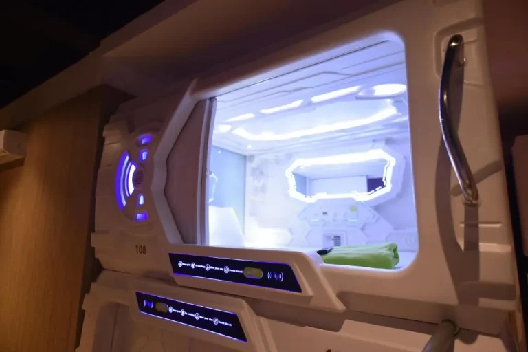 Whiz Capsule Hotel Thamrin Jakarta Kapsel mit Aussicht
