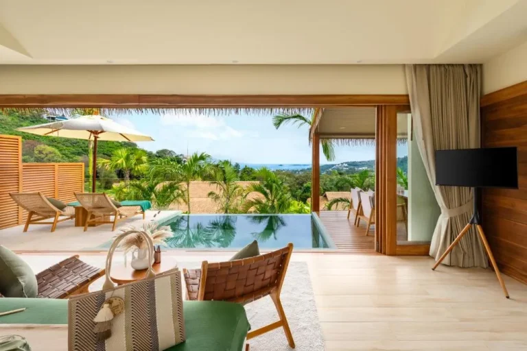 Espace de vie avec vue aux Wild Cottages Elephant Sanctuary Resort à Koh Samui