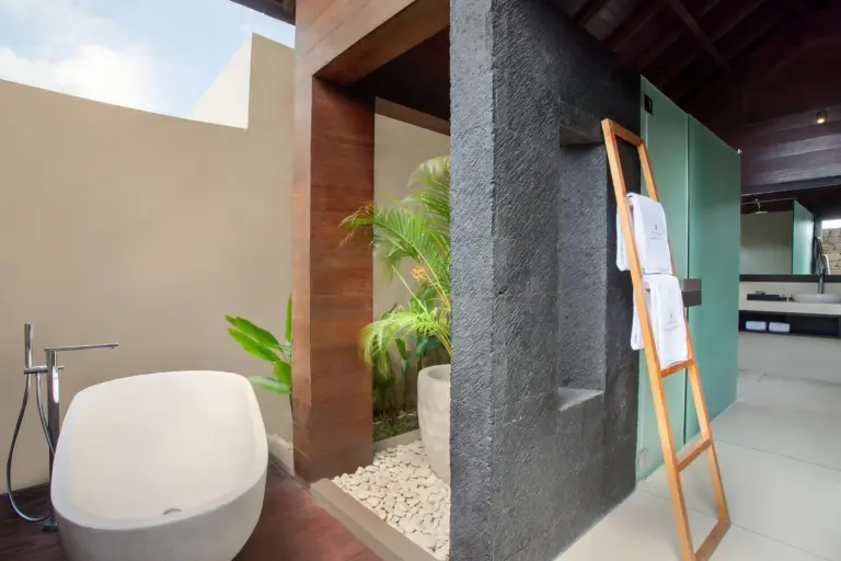 Wyndham Dreamland Resort Bali Badezimmer mit Natur