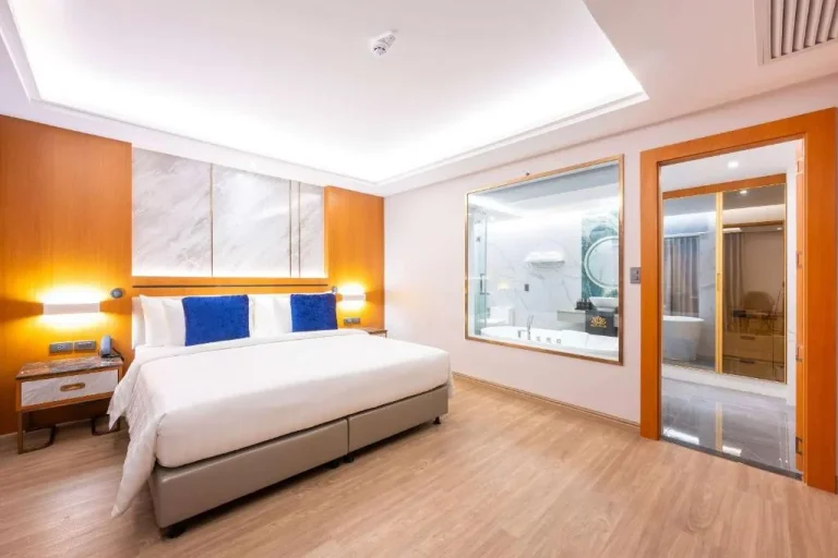 Wyndham Jomtien Pattaya Zimmer mit Badezimmer