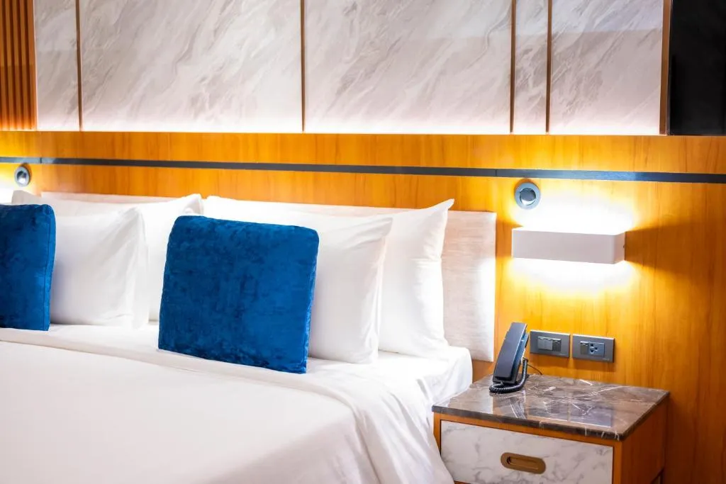 Nahaufnahme des Bettes im Zimmer des Wyndham Jomtien Pattaya