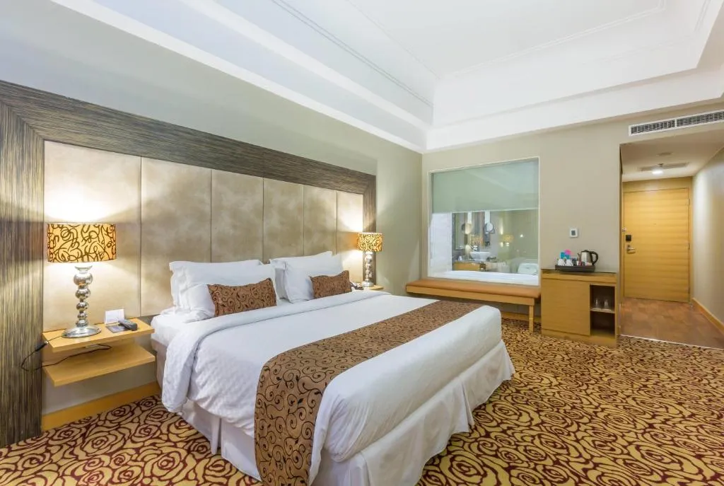 Wyndham Surabaya deluxe room interior