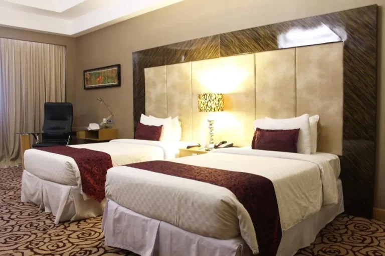 Wyndham Surabaya twin bed room