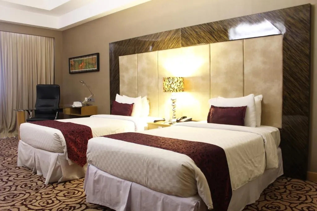 Wyndham Surabaya twin bed room