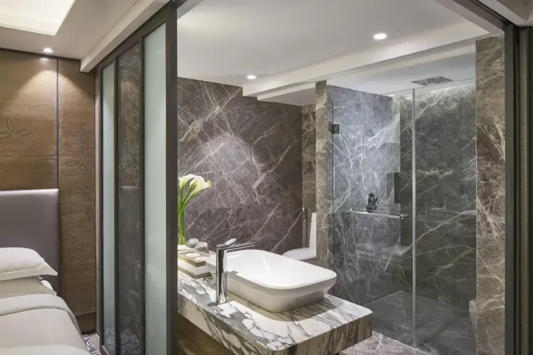Bathroom in Yogyakarta Marriott Hotel