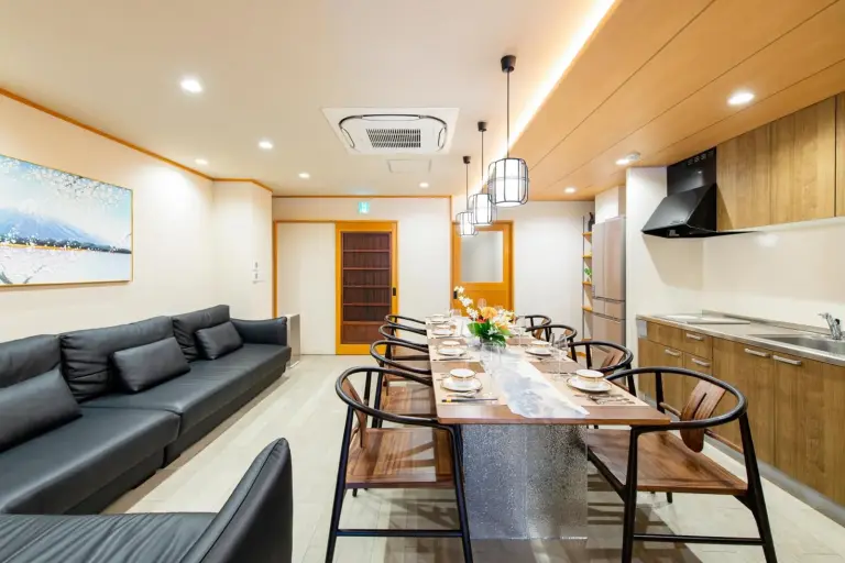 Espace repas au YOKOHAMA STAY PREMIER à Yokohama
