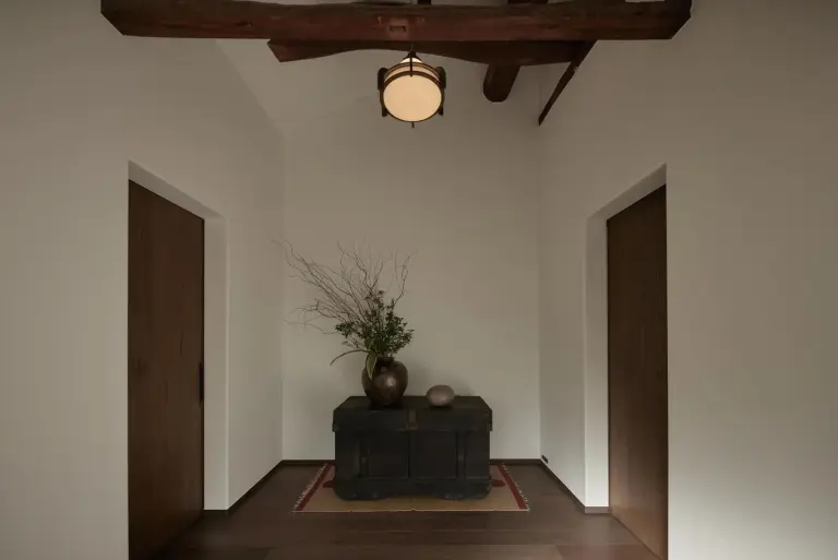 Entrée élégante de l'hôtel YORUYA, Kurashiki