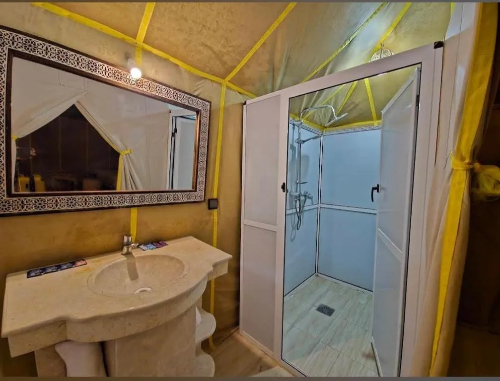 Salle de bain au Le Lodge Merzouga