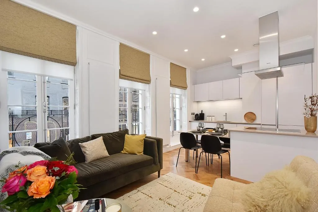 Dining area at London Choice Apartments - Mayfair - Piccadilly