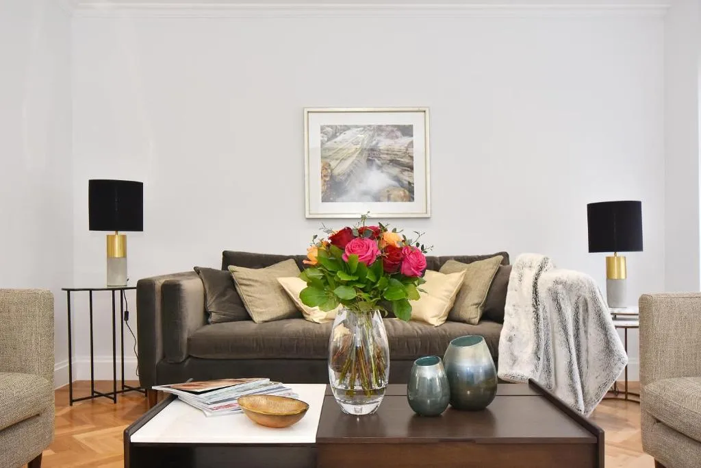 Decorative living room at London Choice Apartments - Mayfair - Piccadilly